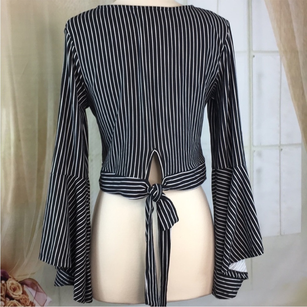 🆕 POLLY & Ester Striped Crop Top with Bell Sleeves XL Junior - Picture 5 of 6
